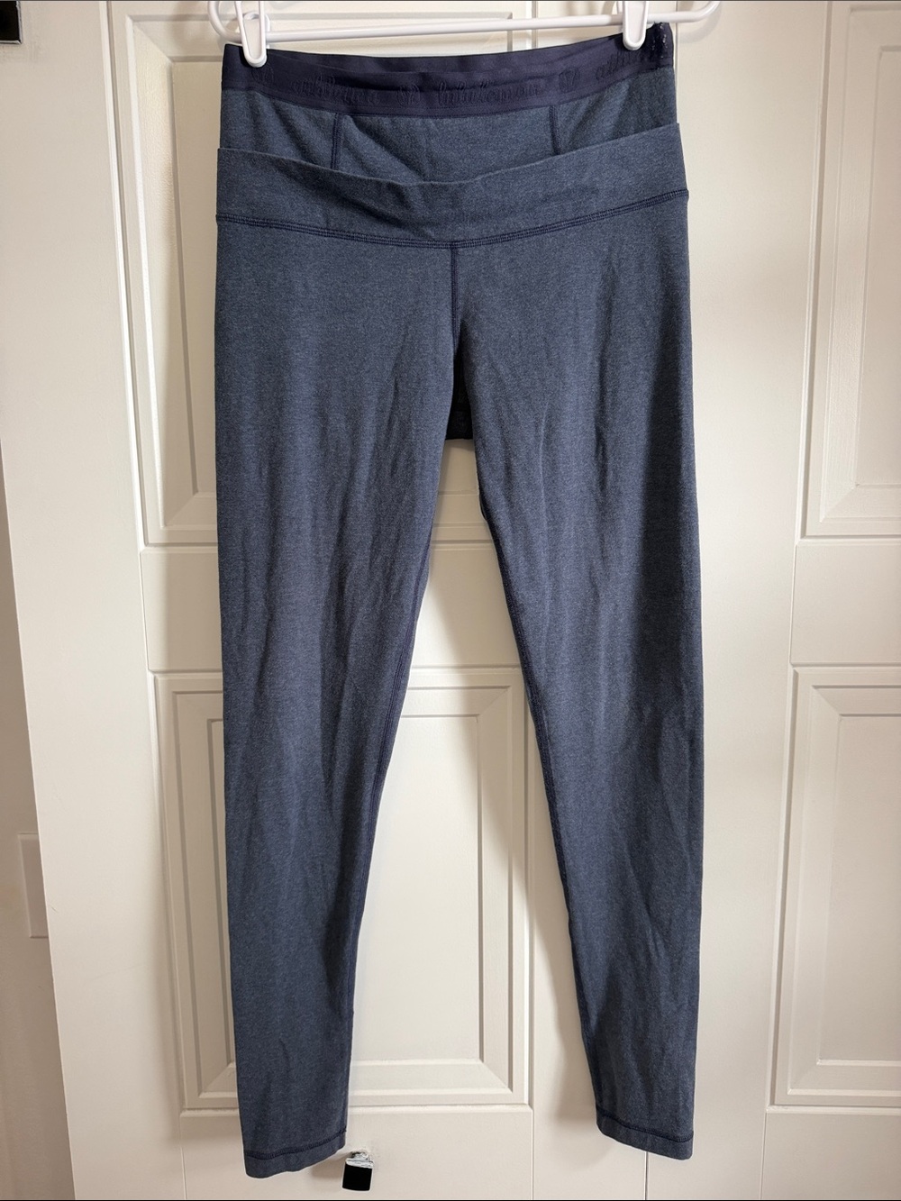Athletica Lululemon High-Waist Women’s Active Leggings in Dark navy gray